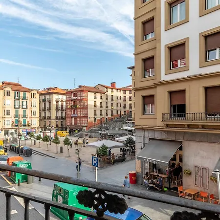 Plaza Unamuno - Casco Viejo - Parking Opcional *